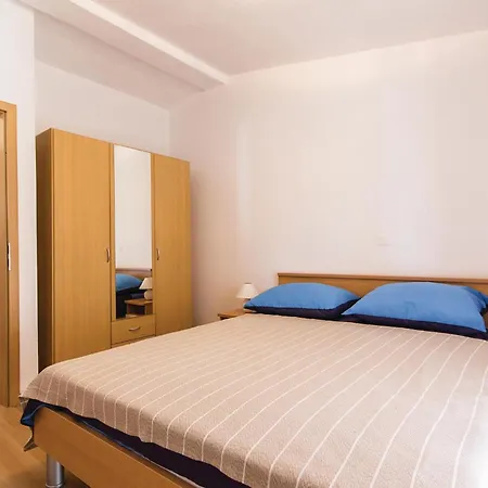 בית נופש Lovely In With Kitchen Hreljići